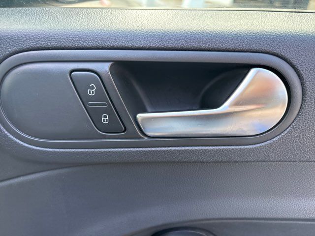 2018 Volkswagen Beetle 2.0T S | San Antonio, TX | Clear Choice Automotive South