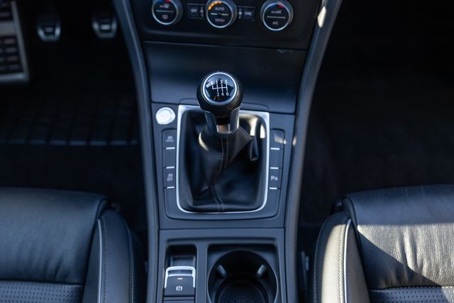 2018 Volkswagen Golf R 4Motion w/ AWD, 292 HP, Heated Seats, Fender Audio