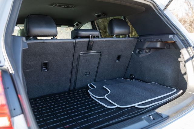 2018 Volkswagen Golf R 4Motion w/ AWD, 292 HP, Heated Seats, Fender Audio