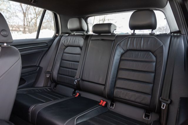 2018 Volkswagen Golf R 4Motion w/ AWD, 29 MPG, Adaptive Cruise, Bluetooth 2018 Volkswagen Golf R 4Motion w/ AWD, 29 MPG, Adaptive Cruise, Bluetooth