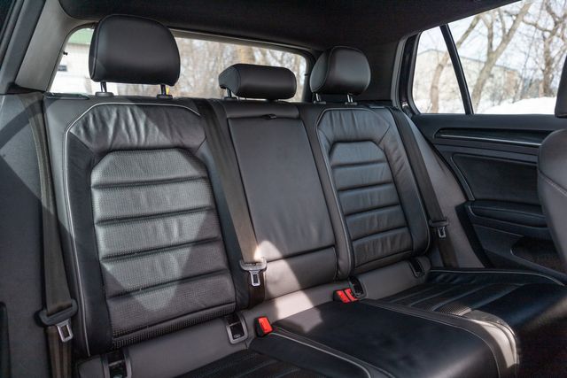 2018 Volkswagen Golf R 4Motion w/ AWD, 29 MPG, Adaptive Cruise, Bluetooth 2018 Volkswagen Golf R 4Motion w/ AWD, 29 MPG, Adaptive Cruise, Bluetooth