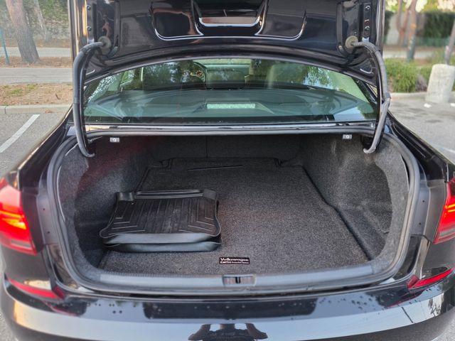 2018 Volkswagen Passat 2.0T SE | Reseda, CA | Angeles Auto Alliance