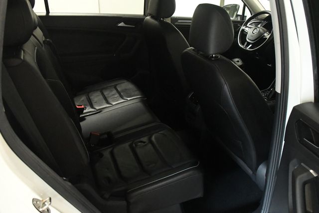 2018 Volkswagen Tiguan 2.0T SEL Premium 4Motion 3rd Row | Branford, CT | Sound Auto Wholesalers 2018 Volkswagen Tiguan 2.0T SEL Premium 4Motion 3rd Row | Branford, CT | Sound Auto Wholesalers