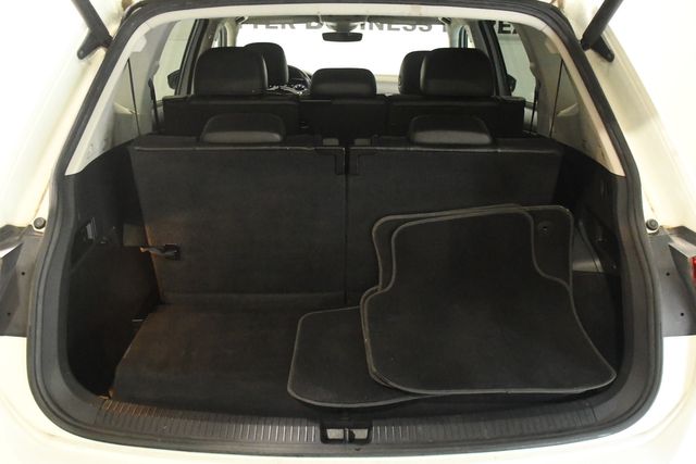2018 Volkswagen Tiguan 2.0T SEL Premium 4Motion 3rd Row | Branford, CT | Sound Auto Wholesalers 2018 Volkswagen Tiguan 2.0T SEL Premium 4Motion 3rd Row | Branford, CT | Sound Auto Wholesalers