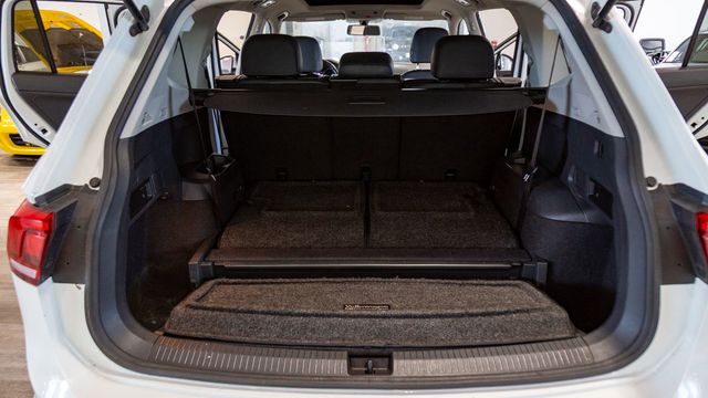 2018 Volkswagen Tiguan SE 3rd row