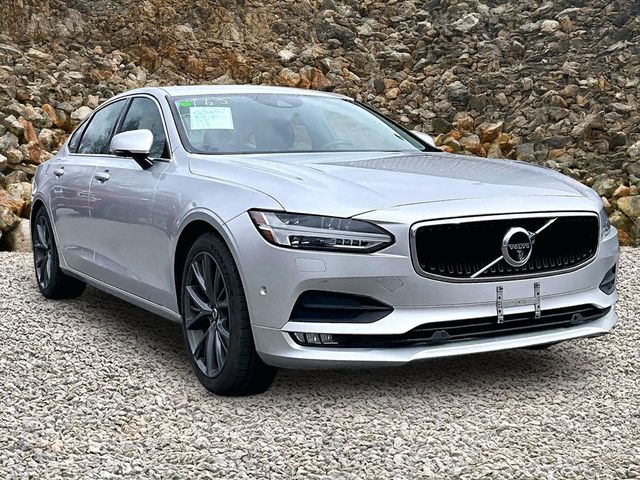2018 Volvo S90 T6 Momentum