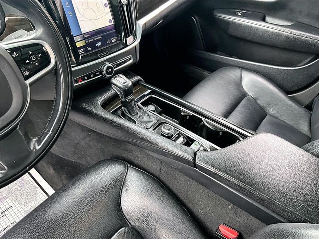 2018 Volvo S90 T6 Momentum