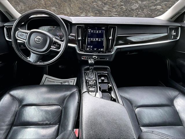 2018 Volvo S90 T6 Momentum