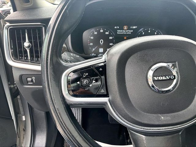 2018 Volvo S90 T6 Momentum