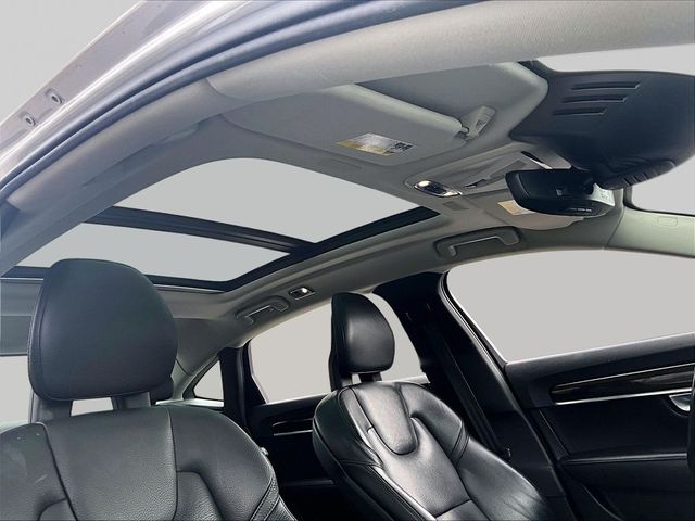 2018 Volvo S90 T6 Momentum