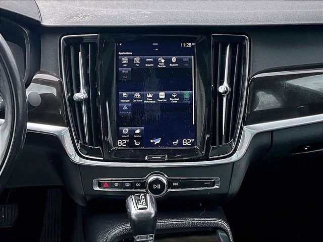 2018 Volvo S90 T6 Momentum