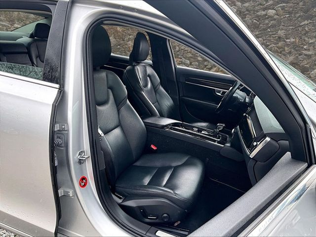 2018 Volvo S90 T6 Momentum