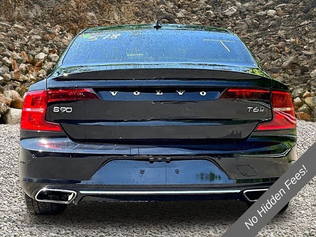 2018 Volvo S90 T6 Momentum