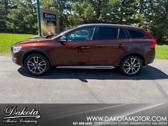 2018 Volvo V60 Cross Country T5 Premier | Farmington, MN | Dakota Motor Company 