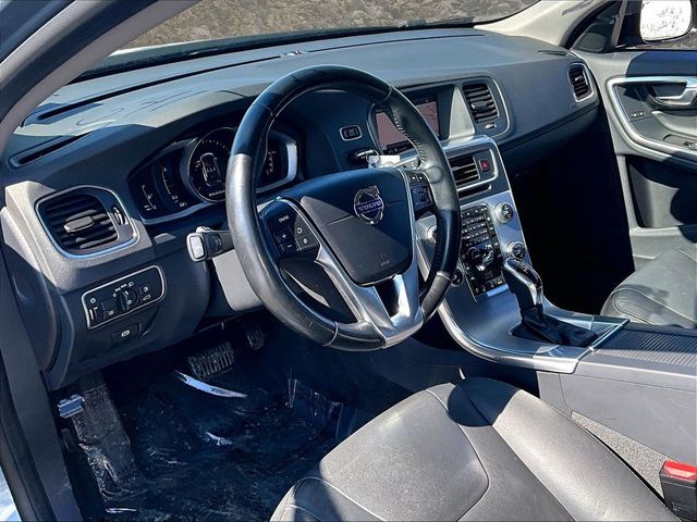 2018 Volvo V60 Cross Country T5 Premier