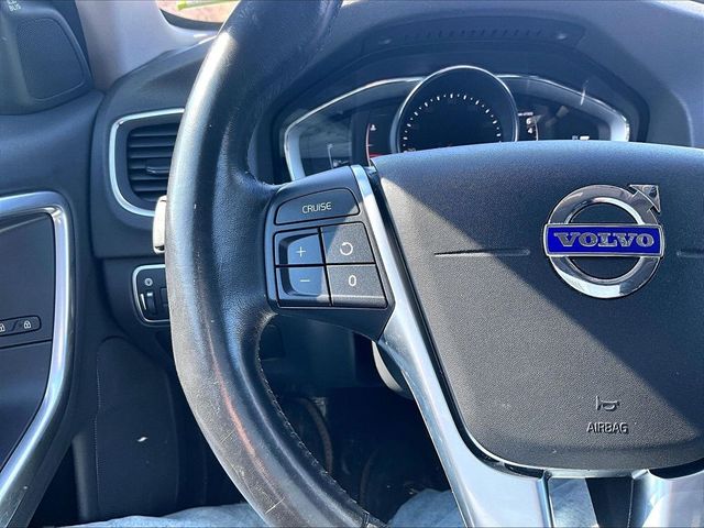 2018 Volvo V60 Cross Country T5 Premier