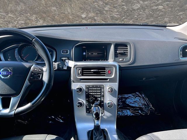 2018 Volvo V60 Cross Country T5 Premier