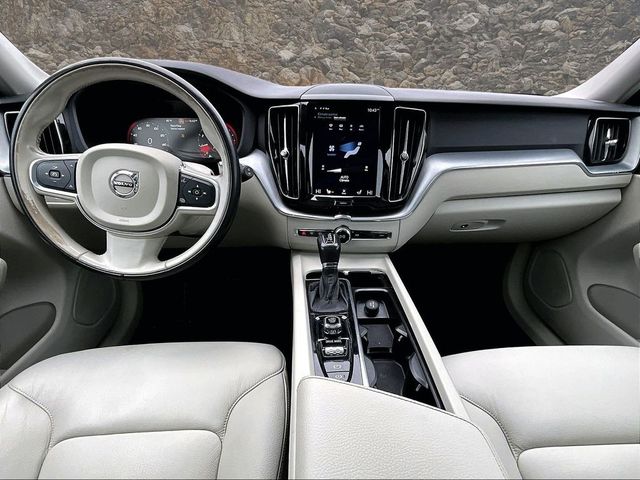 2018 Volvo XC60 T5 Momentum