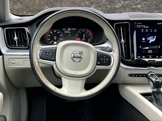 2018 Volvo XC60 T5 Momentum