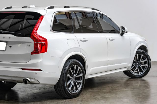 2018 Volvo XC90 T5 Momentum 7-Passenger