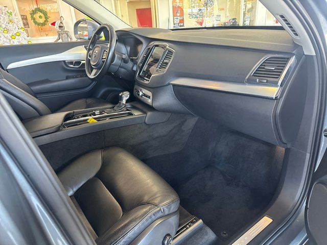 2018 Volvo XC90 T6 Momentum | Rome, GA | Knight's Car Store 2018 Volvo XC90 T6 Momentum | Rome, GA | Knight's Car Store