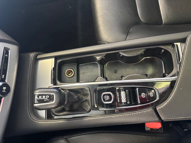 2018 Volvo XC90 T6 Momentum | Rome, GA | Knight's Car Store 2018 Volvo XC90 T6 Momentum | Rome, GA | Knight's Car Store