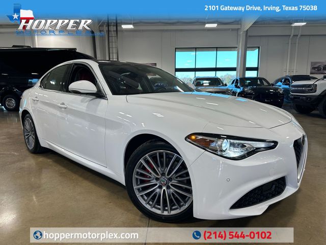 2019 Alfa Romeo Giulia Ti Lusso AWD Performance Package Dual-Pane Roof | Irving, Texas | Hopper Motorplex