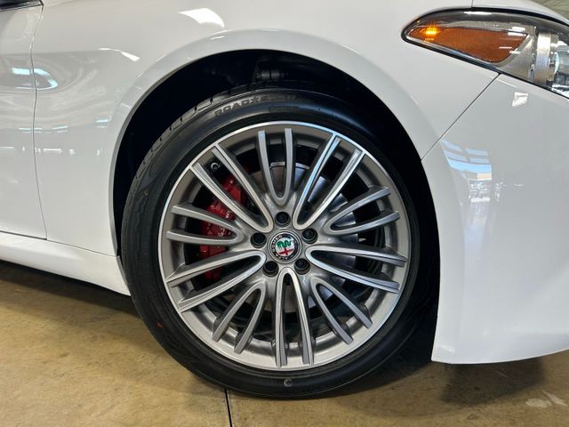2019 Alfa Romeo Giulia Ti Lusso AWD Performance Package Dual-Pane Roof | Irving, Texas | Hopper Motorplex 2019 Alfa Romeo Giulia Ti Lusso AWD Performance Package Dual-Pane Roof | Irving, Texas | Hopper Motorplex
