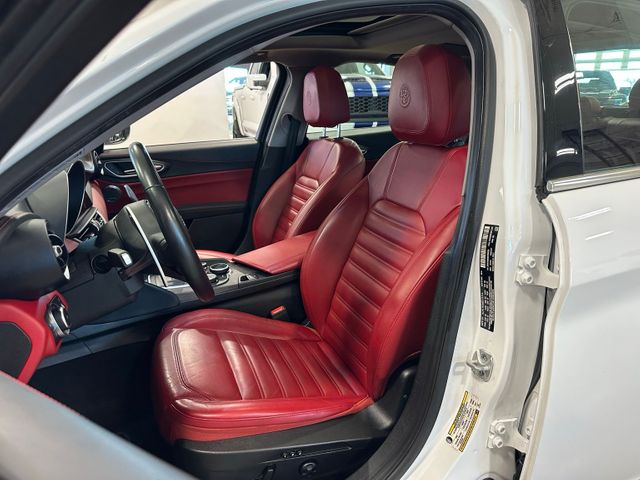 2019 Alfa Romeo Giulia Ti Lusso AWD Performance Package Dual-Pane Roof | Irving, Texas | Hopper Motorplex