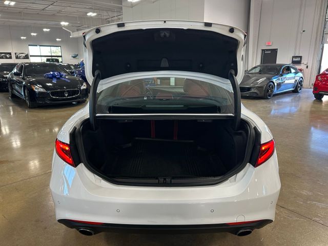 2019 Alfa Romeo Giulia Ti Lusso AWD Performance Package Dual-Pane Roof | Irving, Texas | Hopper Motorplex 2019 Alfa Romeo Giulia Ti Lusso AWD Performance Package Dual-Pane Roof | Irving, Texas | Hopper Motorplex