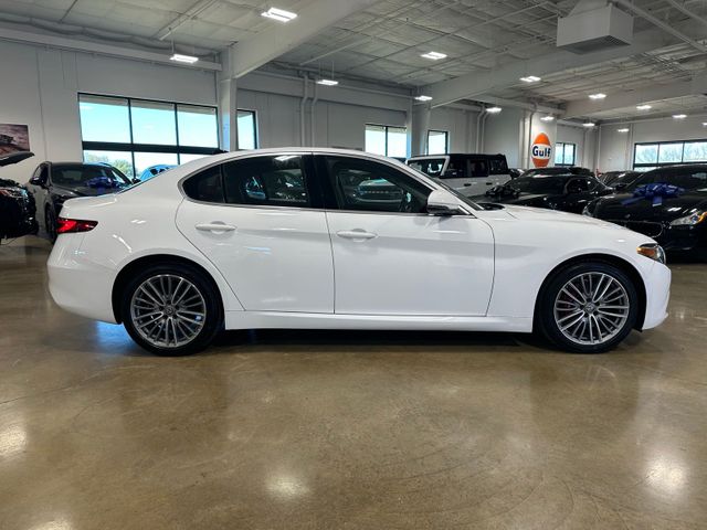 2019 Alfa Romeo Giulia Ti Lusso AWD Performance Package Dual-Pane Roof | Irving, Texas | Hopper Motorplex 2019 Alfa Romeo Giulia Ti Lusso AWD Performance Package Dual-Pane Roof | Irving, Texas | Hopper Motorplex