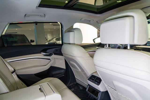 2019 Audi e-tron quattro Prestige