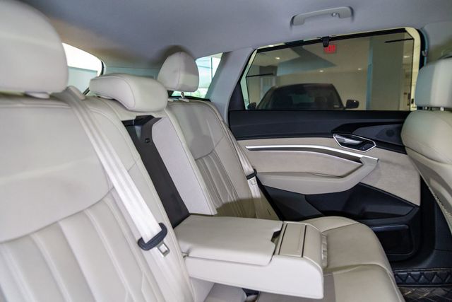 2019 Audi e-tron quattro Prestige