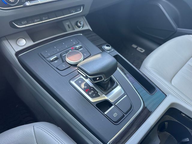 2019 Audi Q5 quattro Premium 45 TFSI