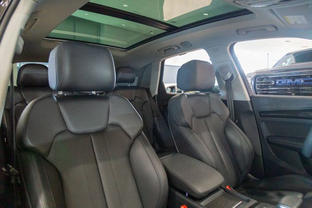 2019 Audi Q5 Premium Plus 45 TFSI quattro panoramic roof