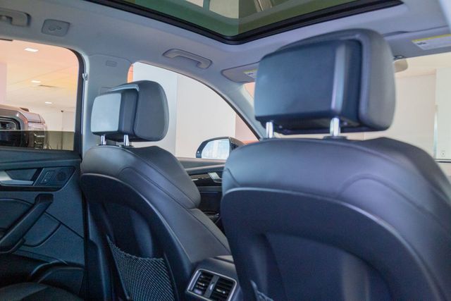 2019 Audi Q5 Premium Plus 45 TFSI quattro panoramic roof