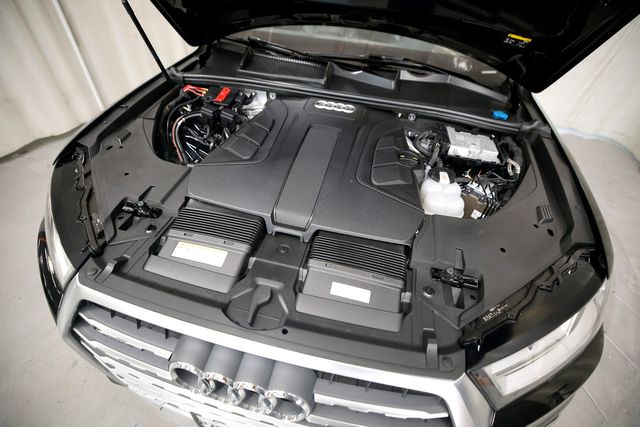 2019 Audi Q7 quattro Premium 55 TFSI | Burbank, California | MDK International 2019 Audi Q7 quattro Premium 55 TFSI | Burbank, California | MDK International