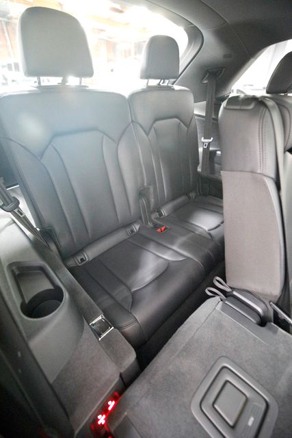 2019 Audi Q7 quattro Premium 55 TFSI | Burbank, California | MDK International 2019 Audi Q7 quattro Premium 55 TFSI | Burbank, California | MDK International