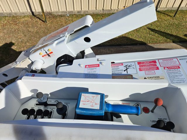 2019 Chevrolet 6500 4X4 MATERIAL HANDLER 42FT ETI ETC37MH BUCET TRUCK | Irving, TX | Pinnacle Trucks