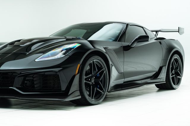 2019 Chevrolet Corvette ZR1 w/ ZTK Track Performance Package | Carrollton, TX | Texas Hot Rides 2019 Chevrolet Corvette ZR1 w/ ZTK Track Performance Package | Carrollton, TX | Texas Hot Rides
