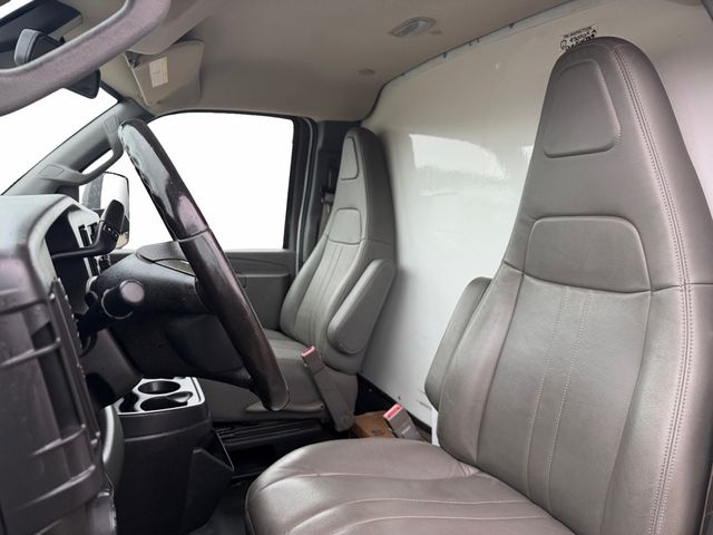 2019 Chevrolet EXPRESS G3500 14FT Box LIFTGATE V8 | Canton, Ohio | Ohio Auto Warehouse LLC 2019 Chevrolet EXPRESS G3500 14FT Box LIFTGATE V8 | Canton, Ohio | Ohio Auto Warehouse LLC