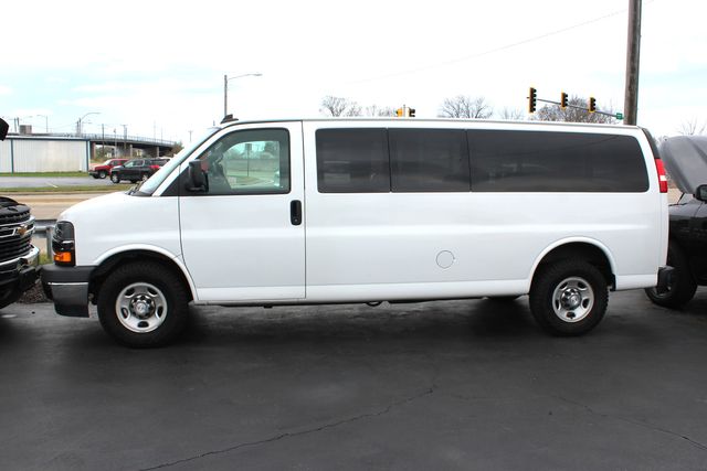 2019 Chevrolet Express LT 3500 12 Passenger Van | Granite City, Illinois | MasterCars Company Inc. 2019 Chevrolet Express LT 3500 12 Passenger Van | Granite City, Illinois | MasterCars Company Inc.