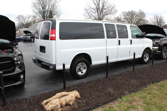2019 Chevrolet Express LT 3500 12 Passenger Van | Granite City, Illinois | MasterCars Company Inc. 2019 Chevrolet Express LT 3500 12 Passenger Van | Granite City, Illinois | MasterCars Company Inc.