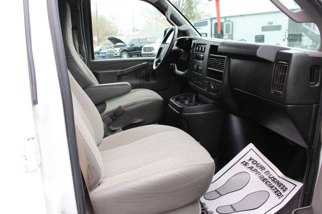 2019 Chevrolet Express LT 3500 12 Passenger Van | Granite City, Illinois | MasterCars Company Inc. 2019 Chevrolet Express LT 3500 12 Passenger Van | Granite City, Illinois | MasterCars Company Inc.