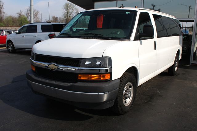 2019 Chevrolet Express LT 3500 12 Passenger Van | Granite City, Illinois | MasterCars Company Inc. 2019 Chevrolet Express LT 3500 12 Passenger Van | Granite City, Illinois | MasterCars Company Inc.