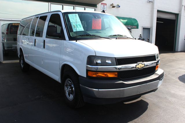 2019 Chevrolet Express LT 3500 12 Passenger Van | Granite City, Illinois | MasterCars Company Inc. 2019 Chevrolet Express LT 3500 12 Passenger Van | Granite City, Illinois | MasterCars Company Inc.