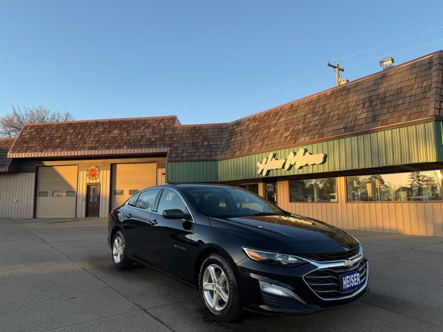 2019 Chevrolet Malibu LS ONLY 38,000 Miles | Dickinson, ND | Heiser Motors