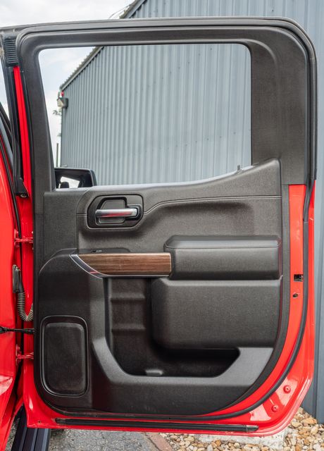 2019 Chevrolet Silverado 1500 RST CREW CAB / ALLSTAR EDITION / 5.3 V8 / UPGRADES | Dallas, TX | Rocky Mountain Truck Stop Dallas