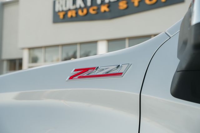 2019 Chevrolet Silverado 1500 LT CREW CAB Z71 / CLEAN CARFAX / 4X4 5.3L V-8 | Austin, TX | Rocky Mountain Truck Stop Austin