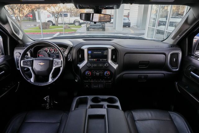 2019 Chevrolet Silverado 1500 LT CREW CAB Z71 / CLEAN CARFAX / 4X4 5.3L V-8 | Austin, TX | Rocky Mountain Truck Stop Austin